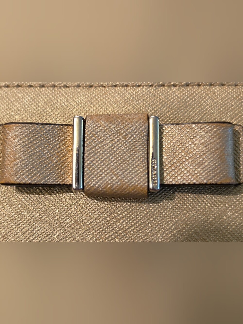Vtg. Coach Gold Bow Accent Women's Clutch Wallet Gorgeous!! - Picture 3 of 7